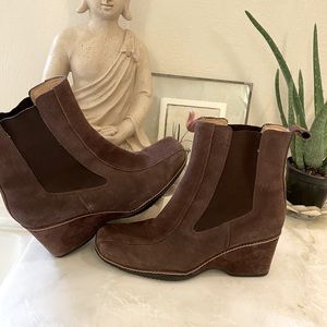 🎉HP🎉 Rockport suede waterproof booties